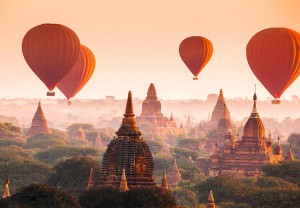 BALLONS OVER BAGAN