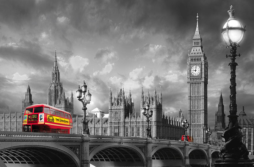 BUS ON WESTMINSTER BRIDGE